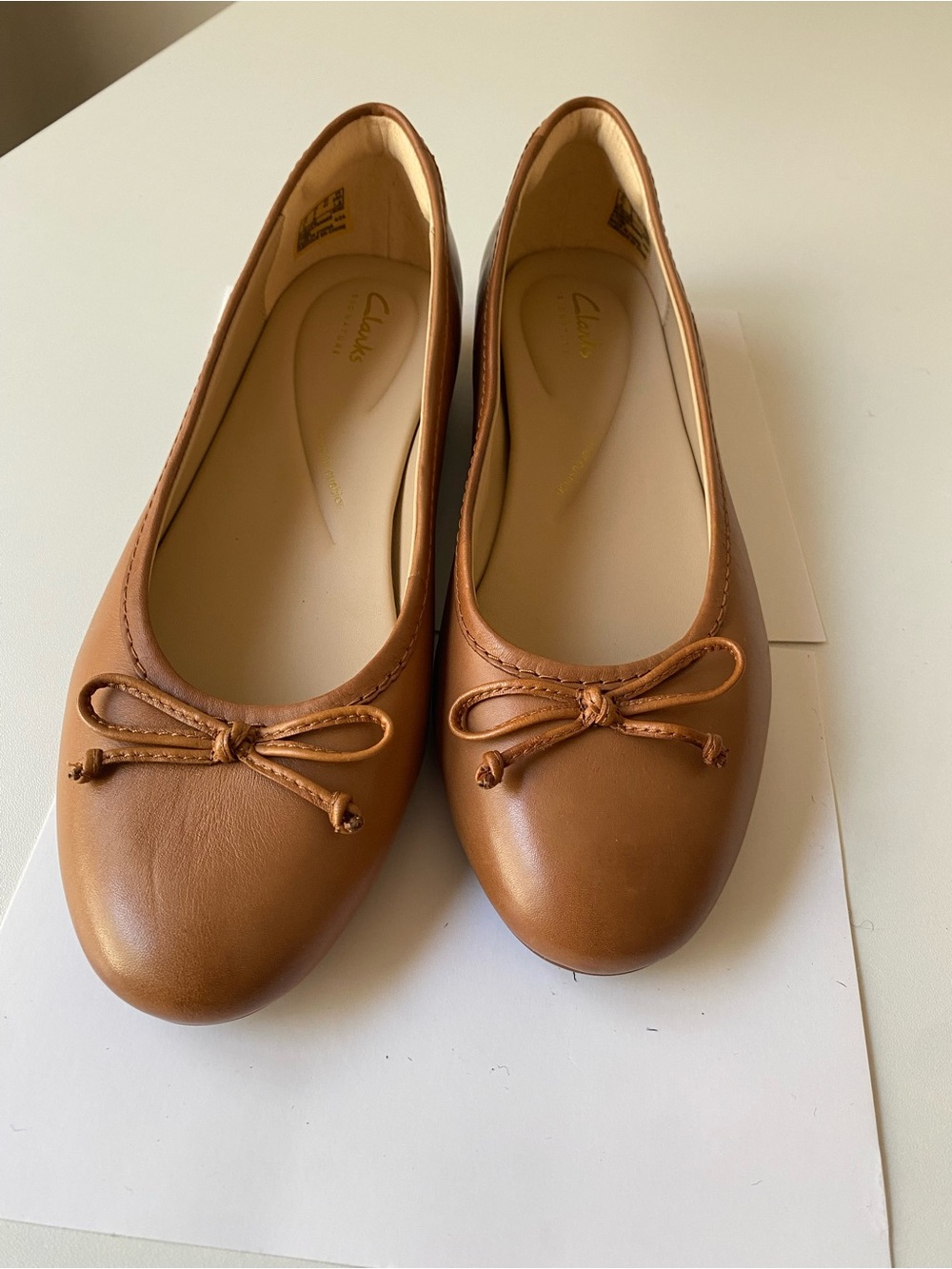 Clarks Women’s Tan Leather Ballet Flats with Bow